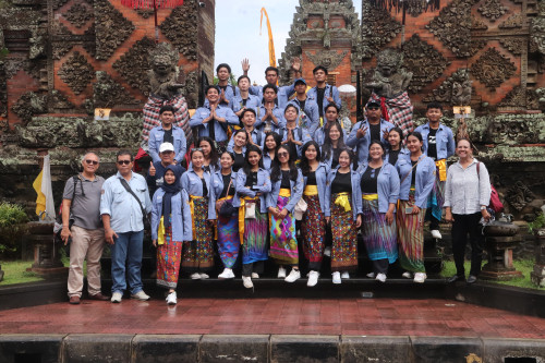 Lebih Dekat Dengan Budaya Desa Batuan Bersama Mahasiswa Destinasi Pariwisata Poltekpar Bali