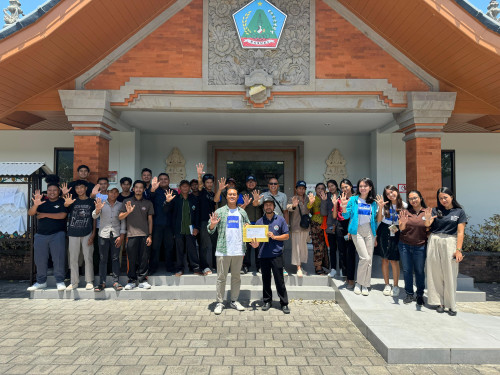 PELATIHAN PEMASARAN PRODUK  DESA WISATA BERBASIS DIGITAL