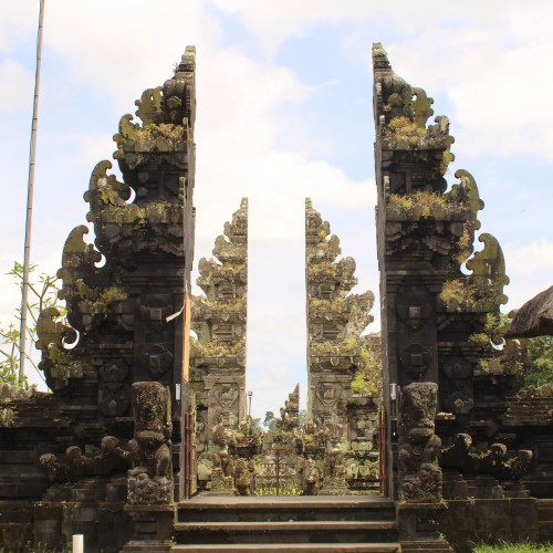 Feel The Real Bali at The Center Of The Universe